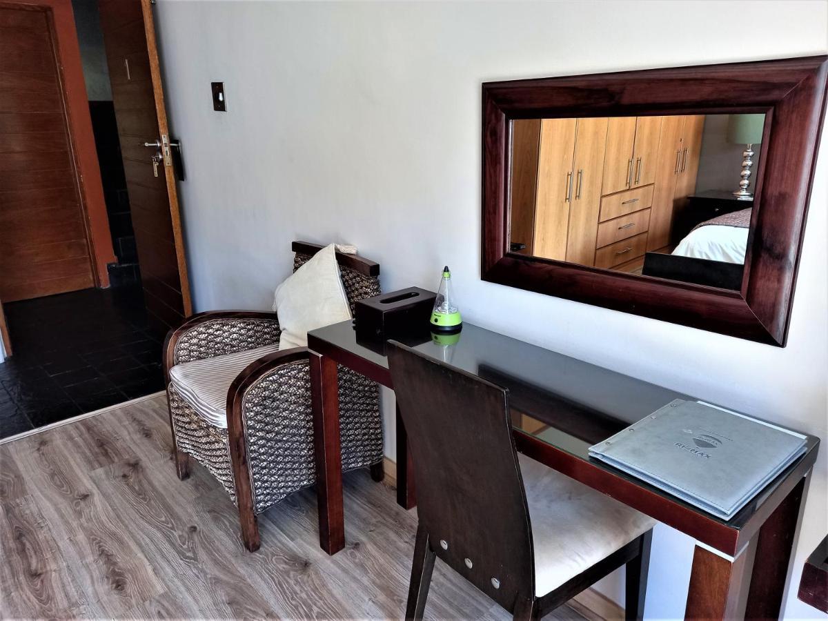 Mandalay Beach Guest House Блаубергстранд Экстерьер фото